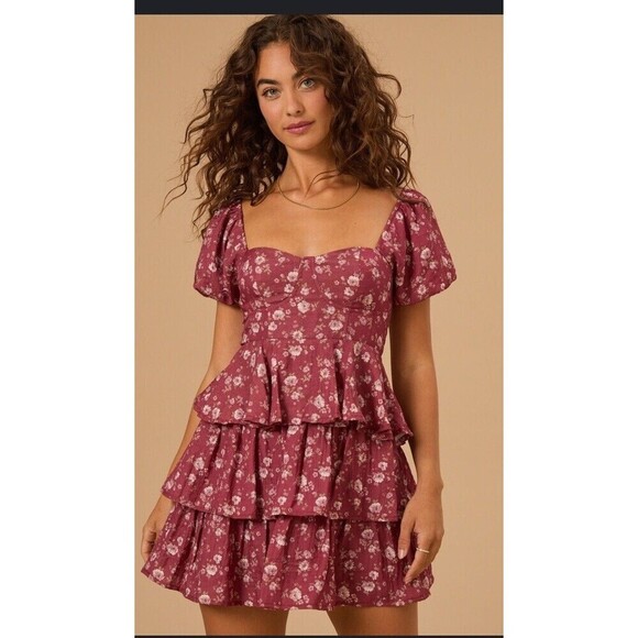 Altar'd State Dresses & Skirts - Altar'd State tiered floral dress m